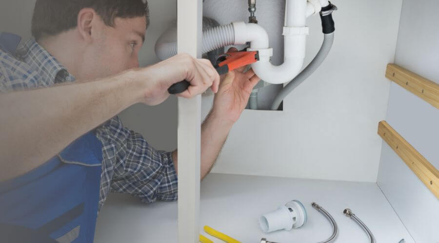 Expert burst pipe repair services in Teutopolis, IL